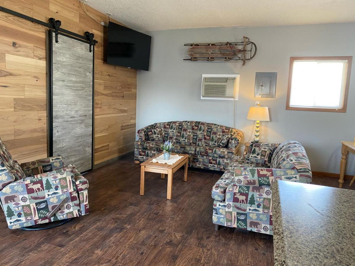 Pelican Motel Pelican Rapids 외부 사진