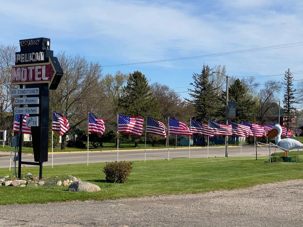 Pelican Motel Pelican Rapids 외부 사진