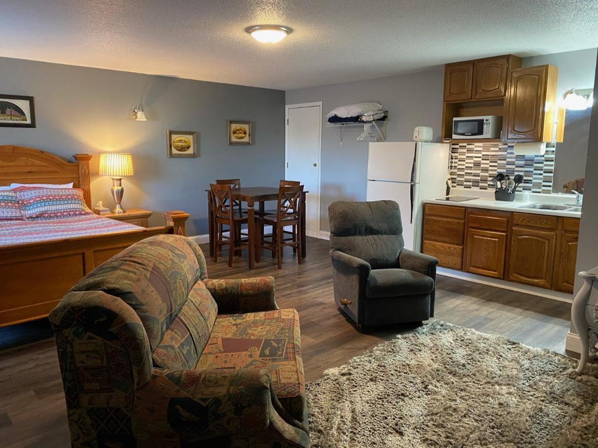 Pelican Motel Pelican Rapids 외부 사진