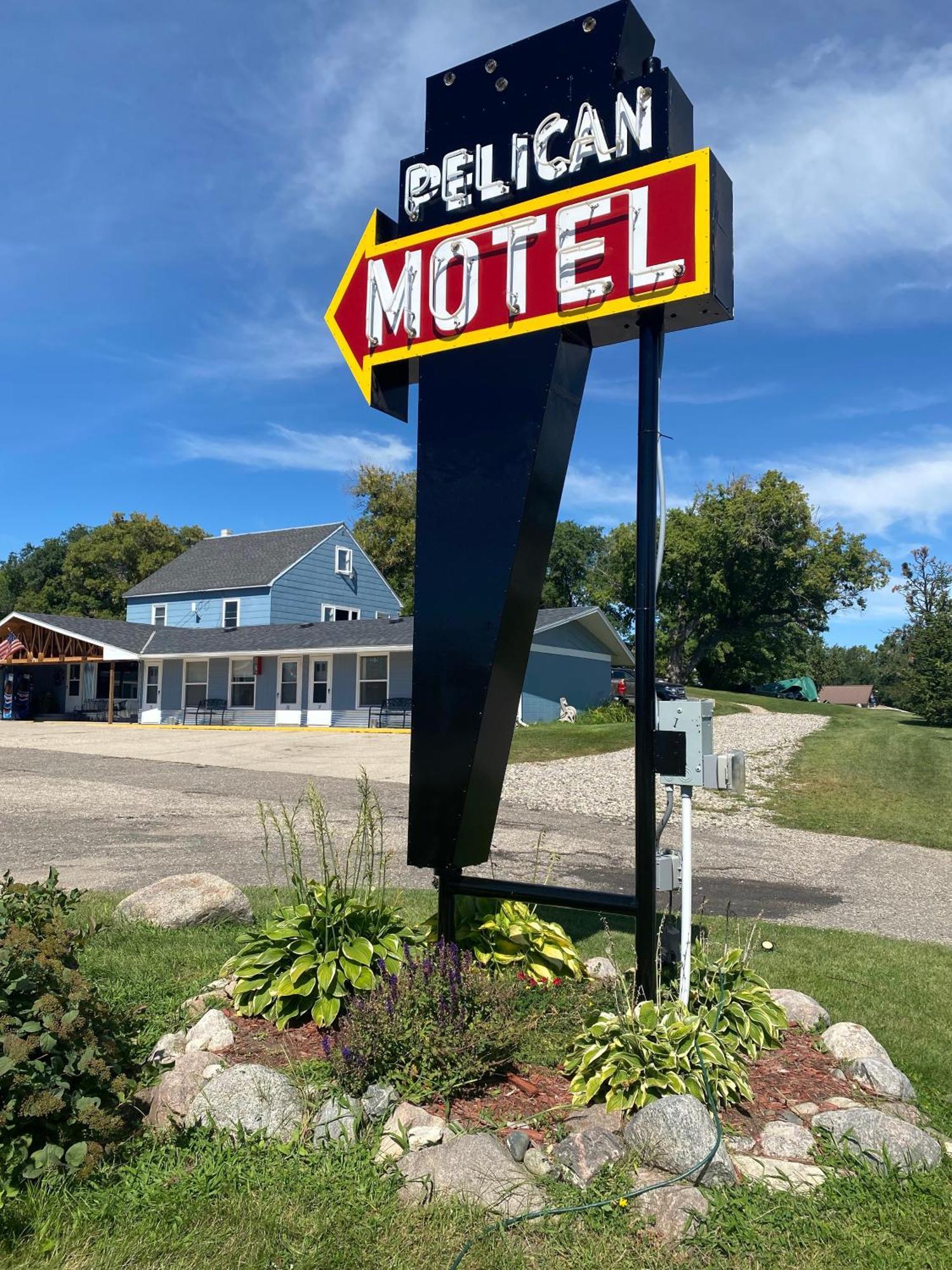 Pelican Motel Pelican Rapids 외부 사진