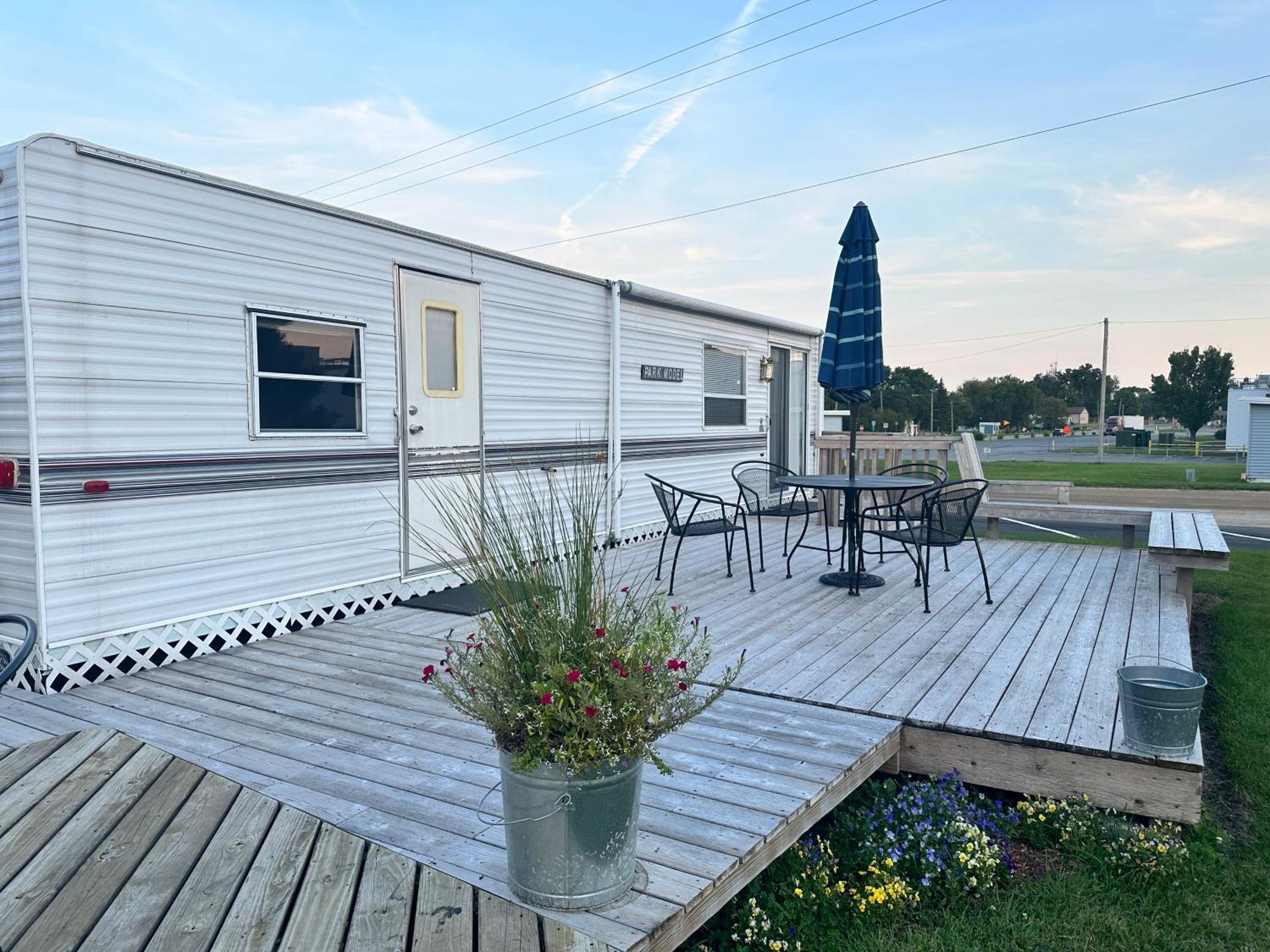 Pelican Motel Pelican Rapids 외부 사진